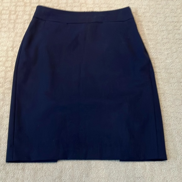 Banana Republic Dresses & Skirts - Banana 2P navy lined skirt with back kick pleat.